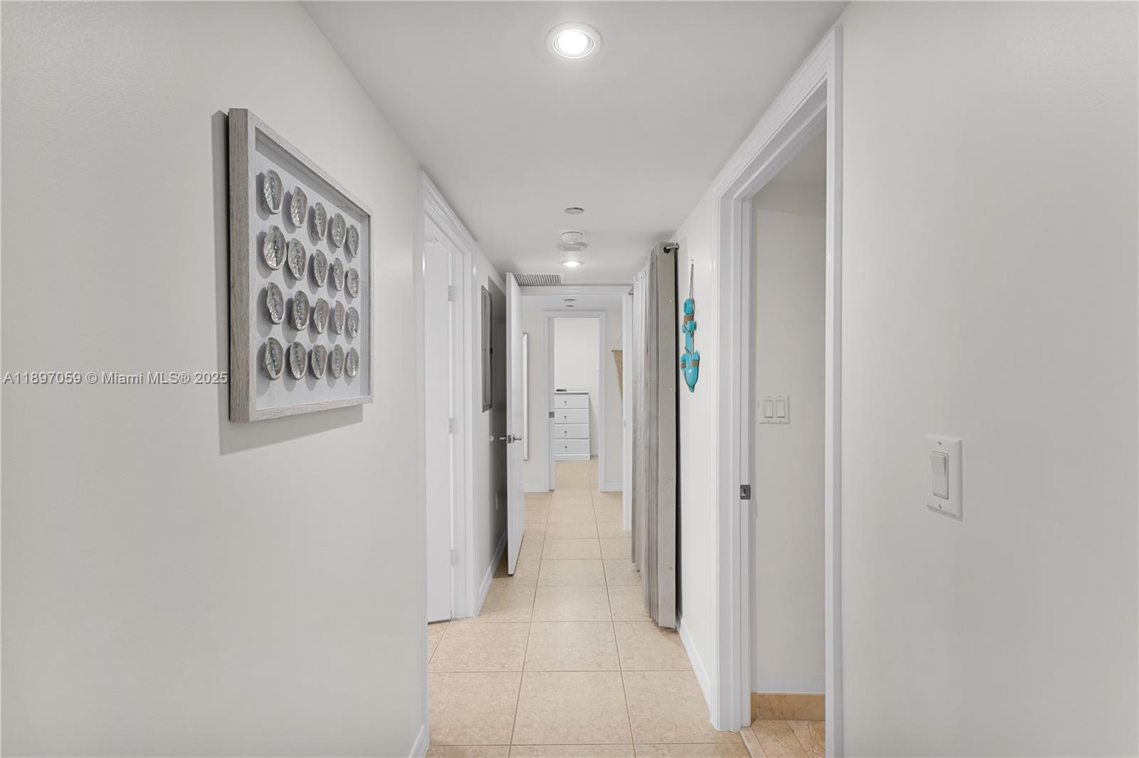 THE COLLINS CONDO - Residential Lease