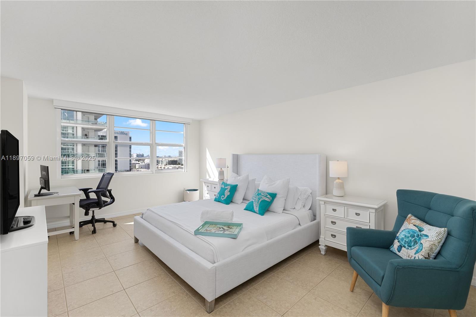 THE COLLINS CONDO - Residential Lease