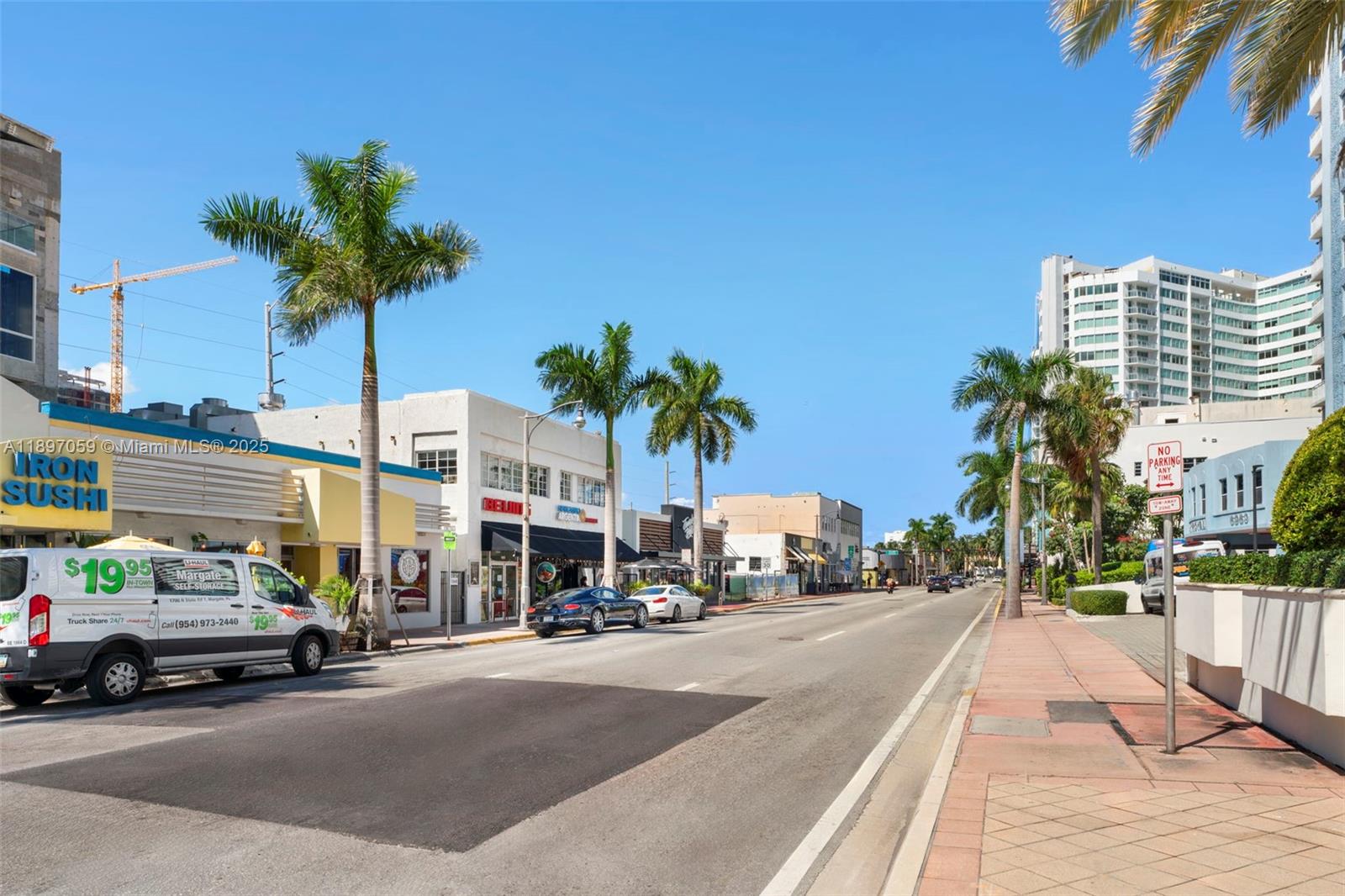 THE COLLINS CONDO - Residential Lease