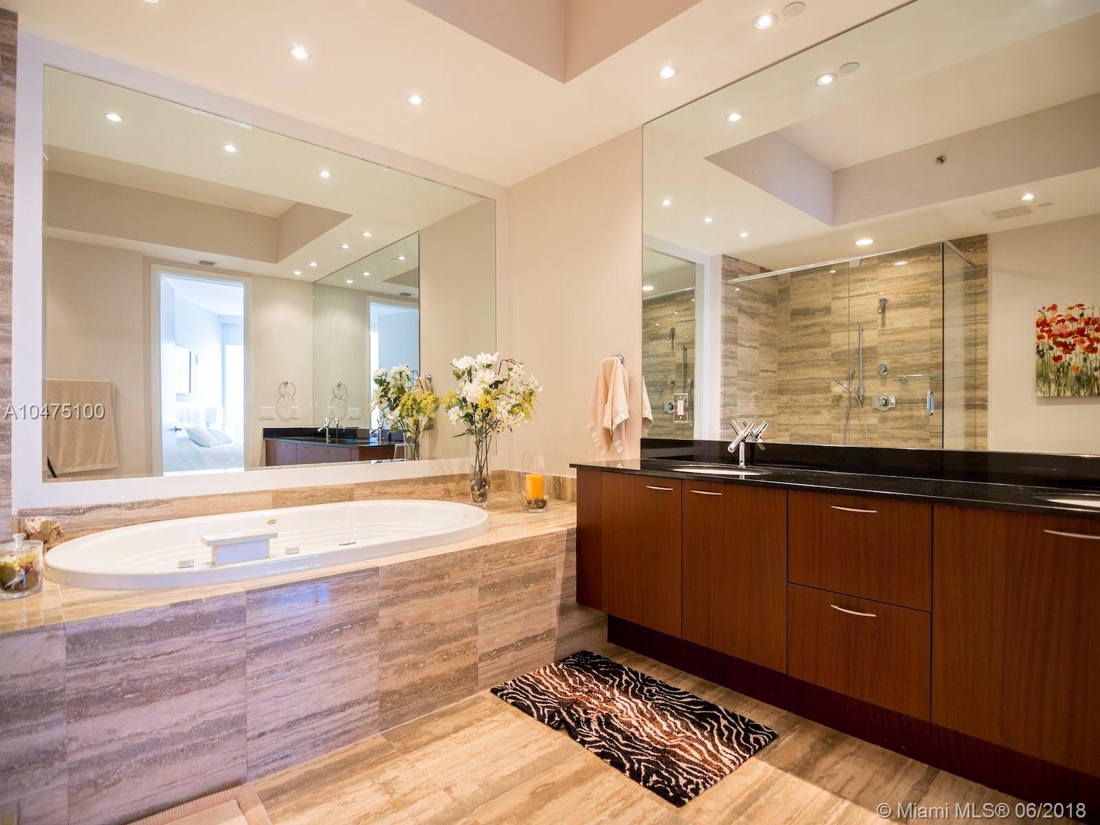 Trump Tower III - Residential