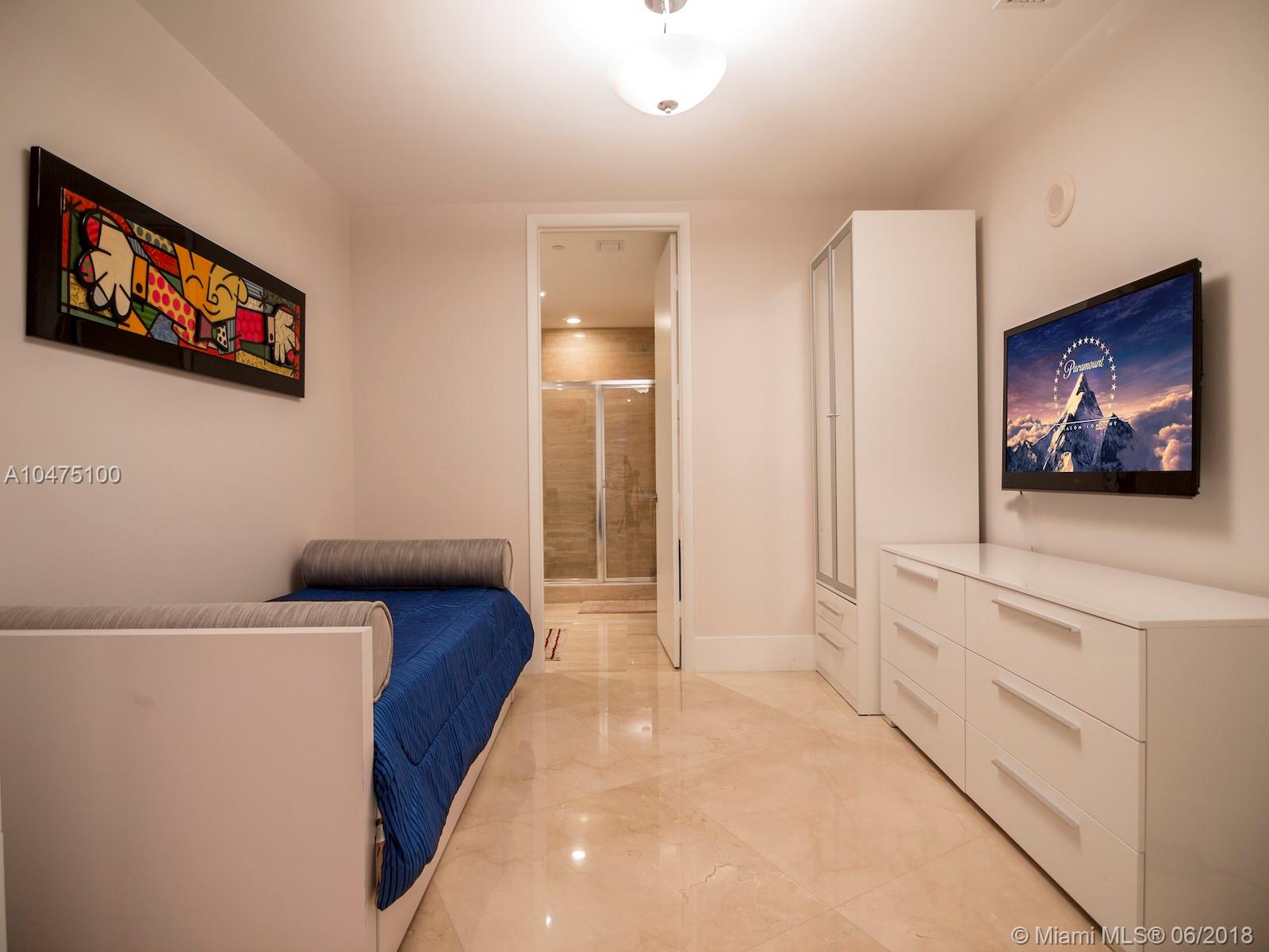 Trump Tower III - Residential