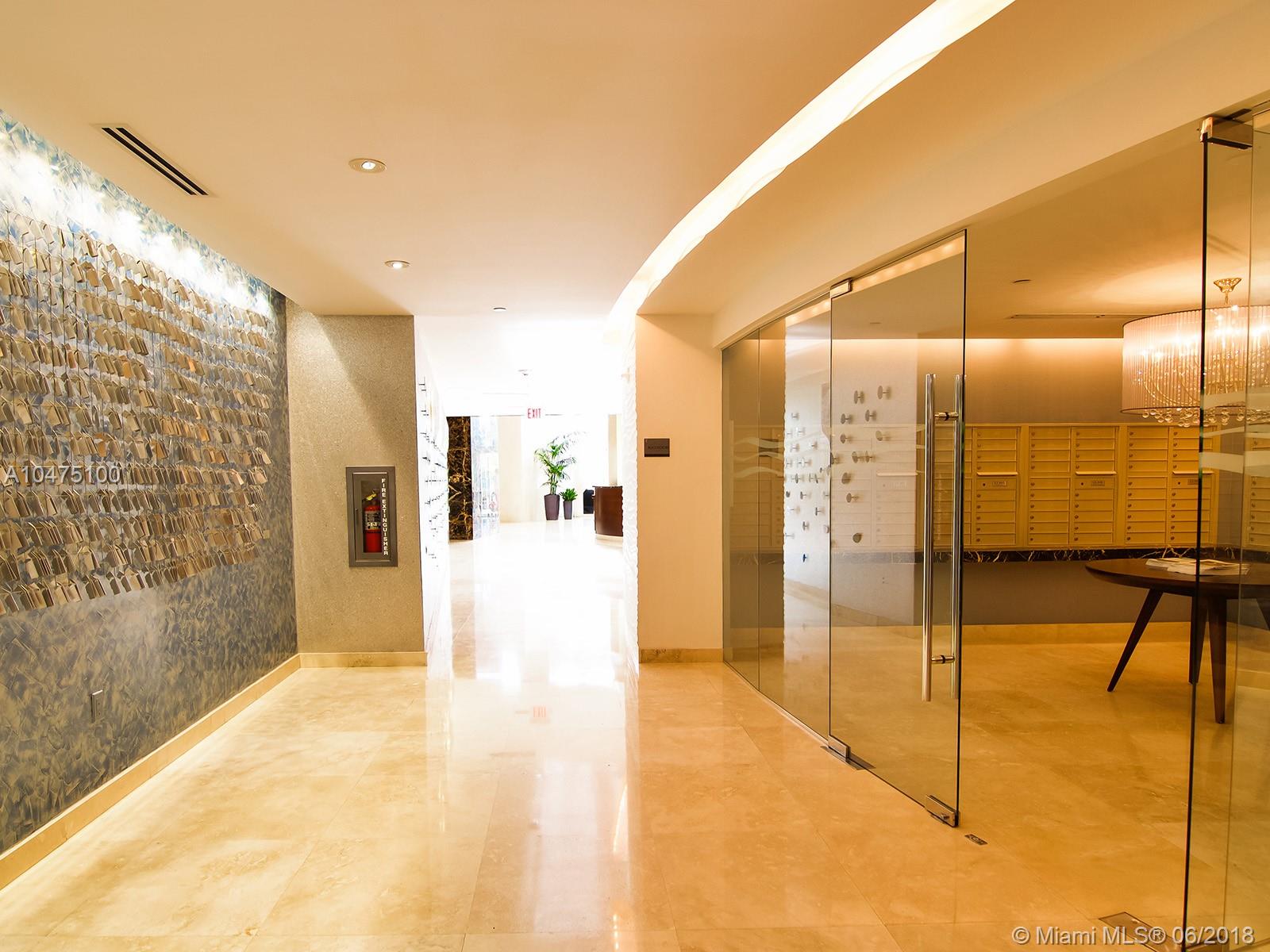 Trump Tower III - Residential