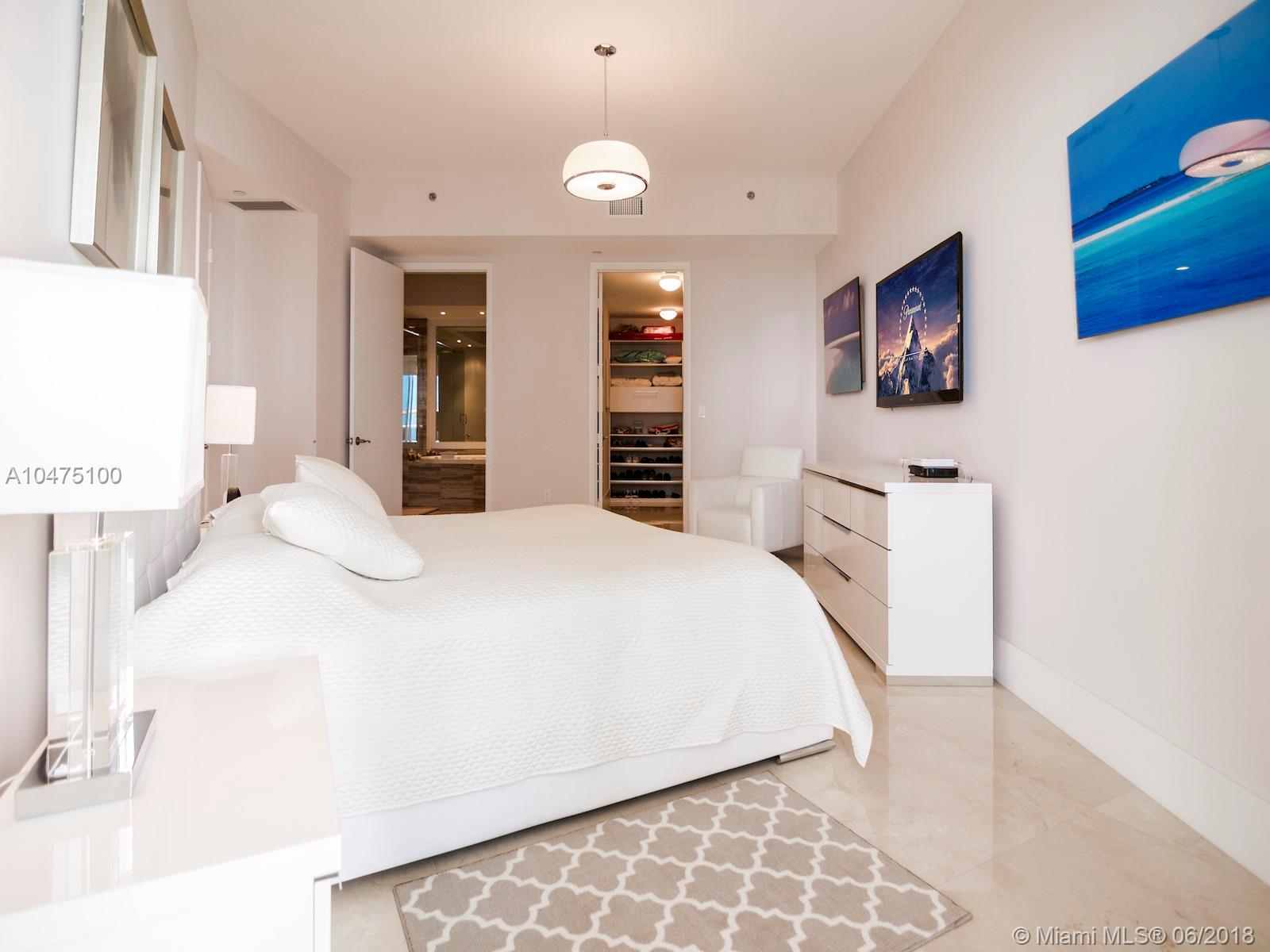 Trump Tower III - Residential