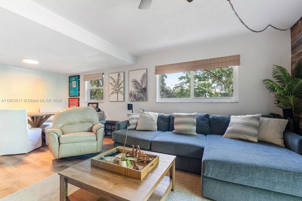 HOLIDAY BY THE SEA - Residential