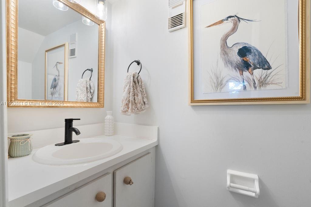 HOLIDAY BY THE SEA - Residential