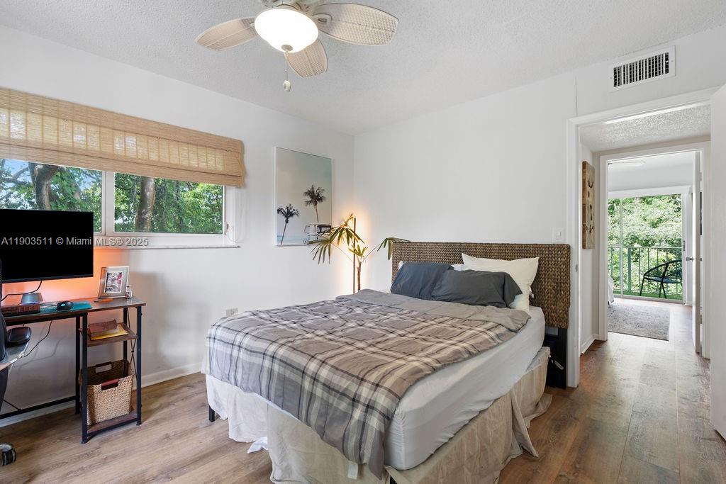 HOLIDAY BY THE SEA - Residential