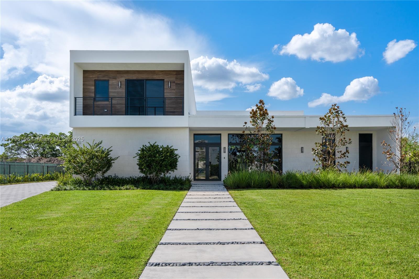 Unique Opportunity at Botaniko Weston! Brand New Ready to Move in.
The Best Model and at Great Price.