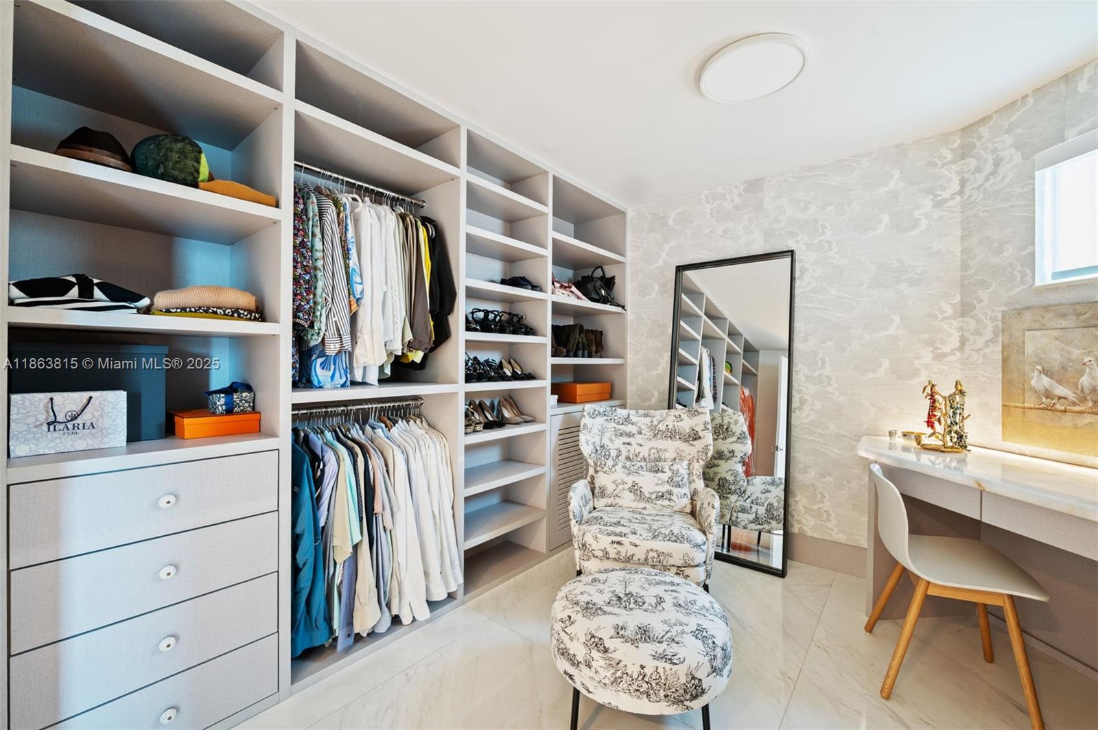 BEACON HARBOUR CONDO - Residential