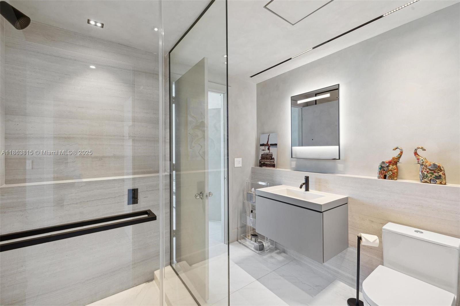 BEACON HARBOUR CONDO - Residential