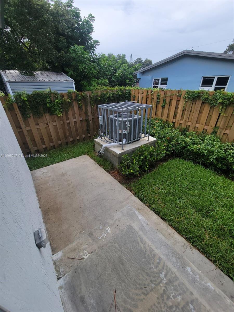 LAUDERDALE HOMESITES FIRS - Residential Lease