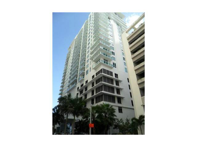 JUST REDUCED! Boutique exclusive building in the heart of Brickell! This beautiful 1 Bed/ 1Bath is fully equipped with stainless steel appliances, granite counter tops and Marble flooring throughout the unit!! Walking distance to Miami's best restaurants, conveniently close to highways, downtown area, and the beach! Located between the Biscayne Bay and Brickell Avenue just steps from Brickell City Center. Amazing amenities for this full service building. Easy to show!