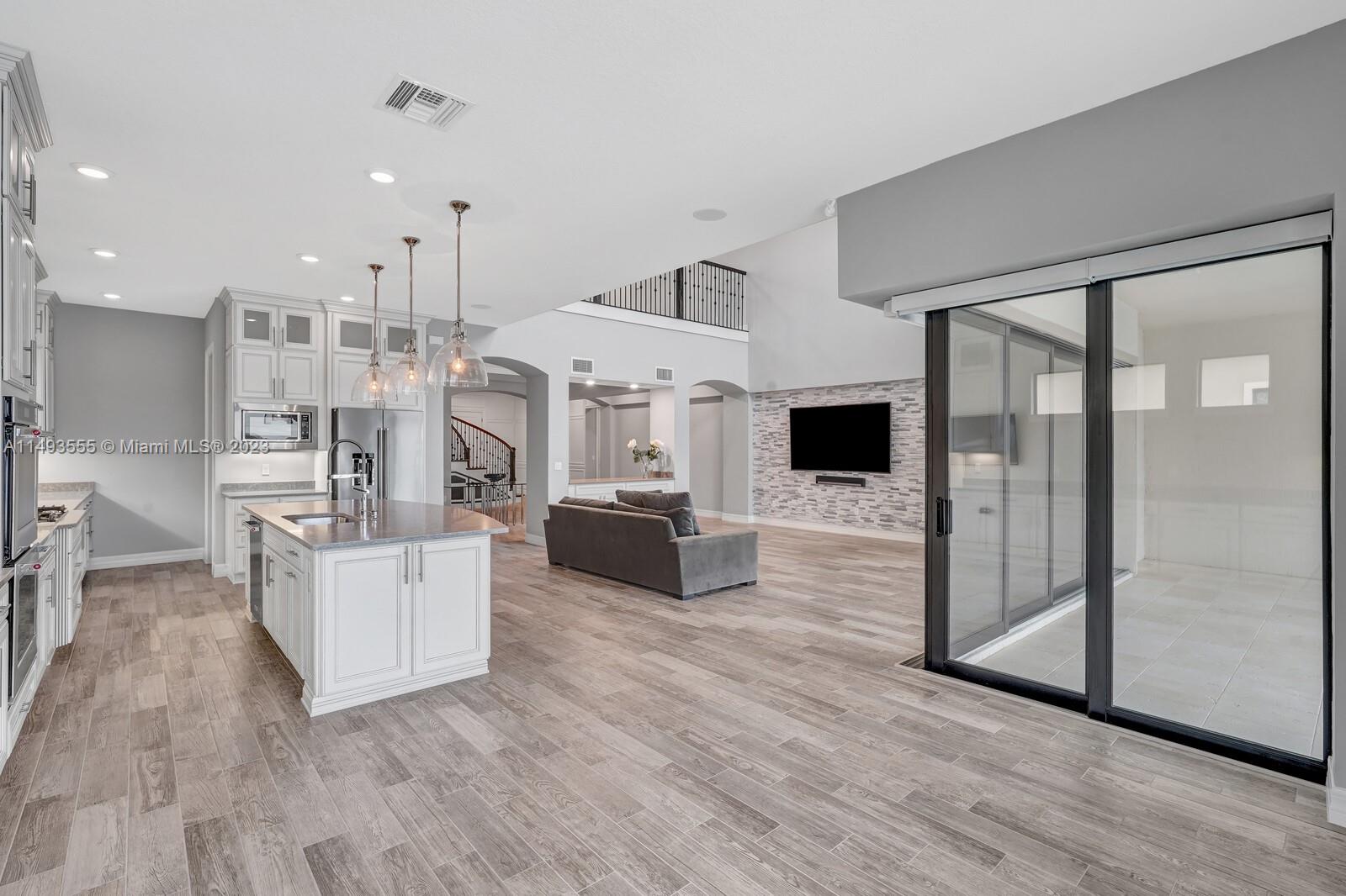 SONOMA ISLES - Residential