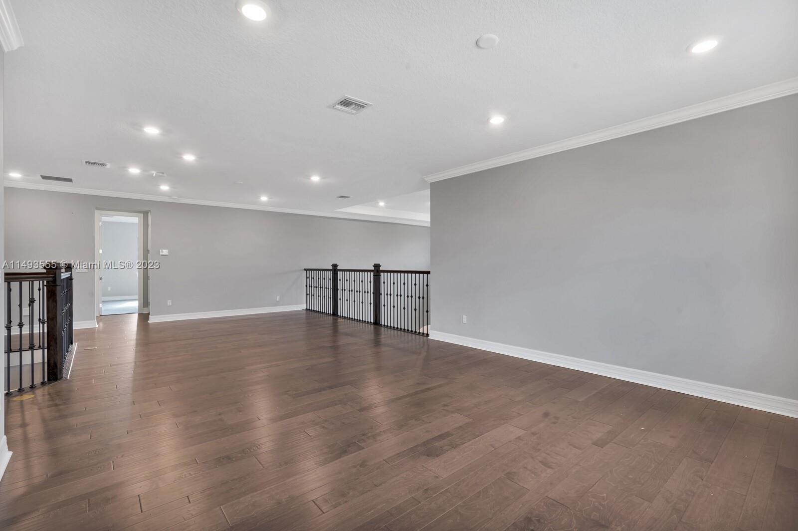 SONOMA ISLES - Residential