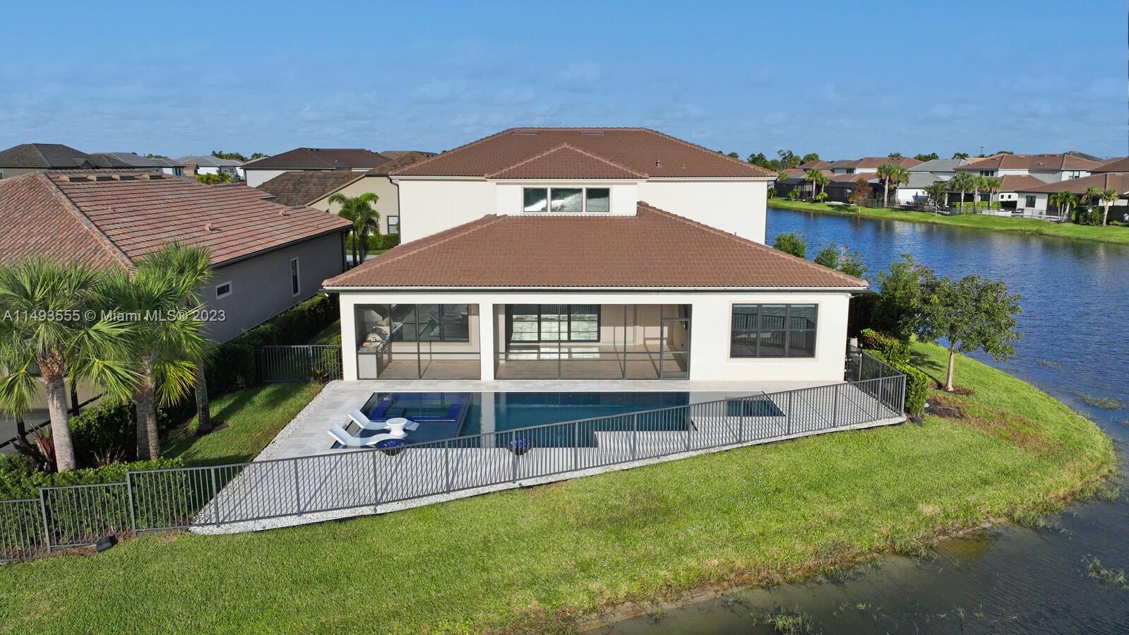 SONOMA ISLES - Residential