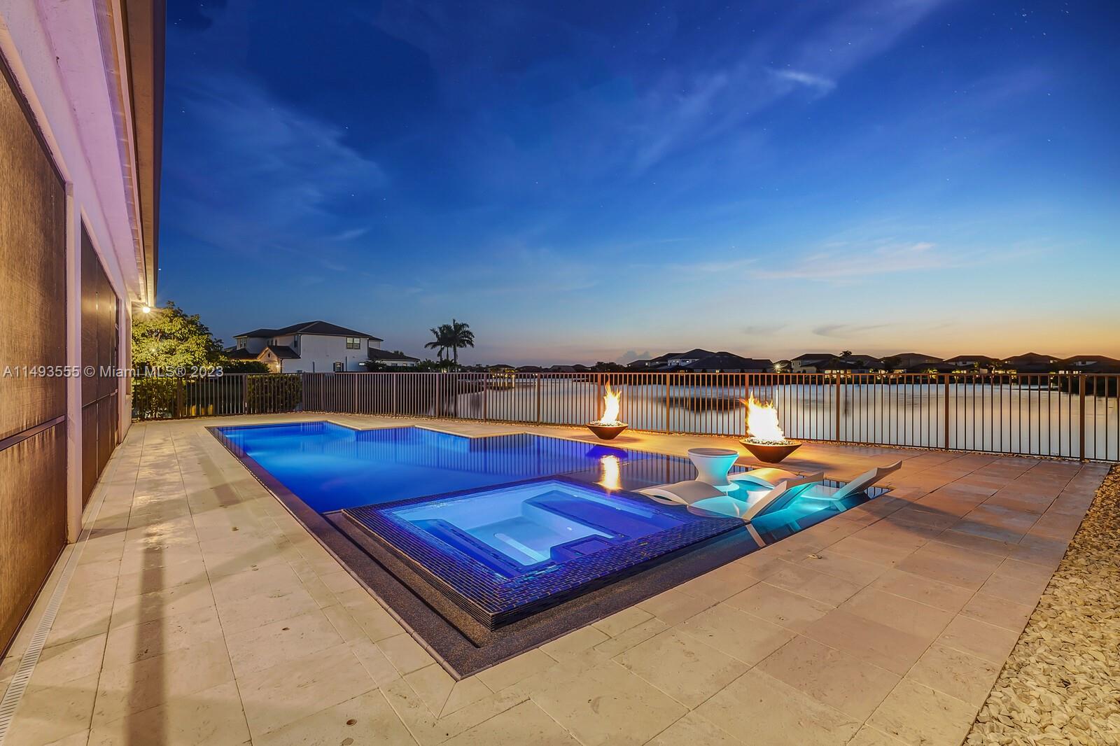 SONOMA ISLES - Residential