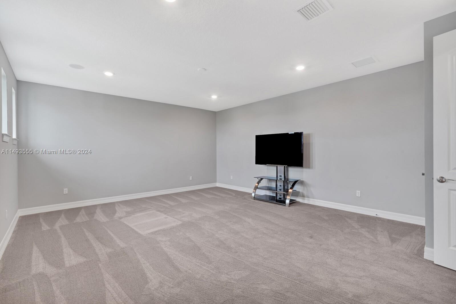 SONOMA ISLES - Residential