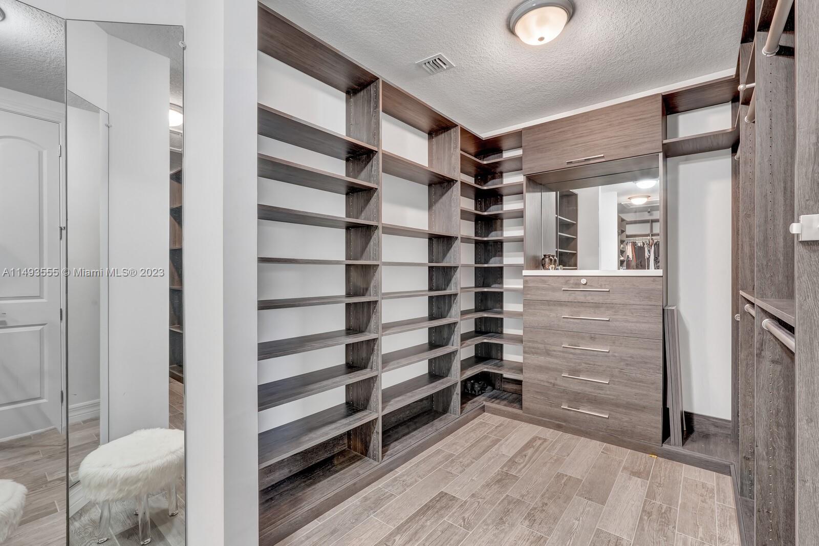 SONOMA ISLES - Residential