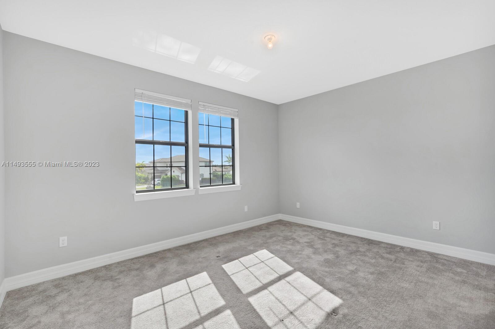 SONOMA ISLES - Residential