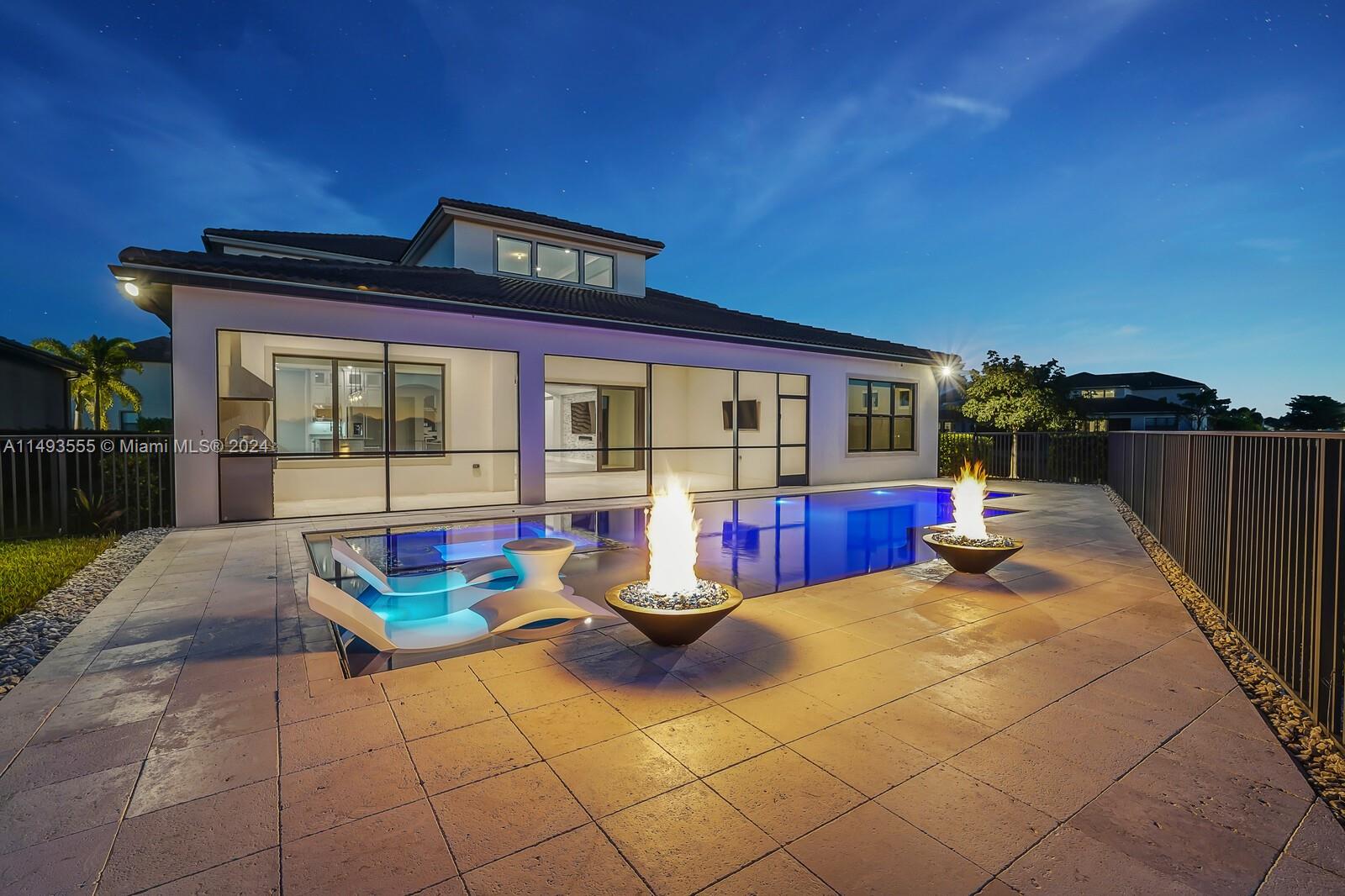 SONOMA ISLES - Residential