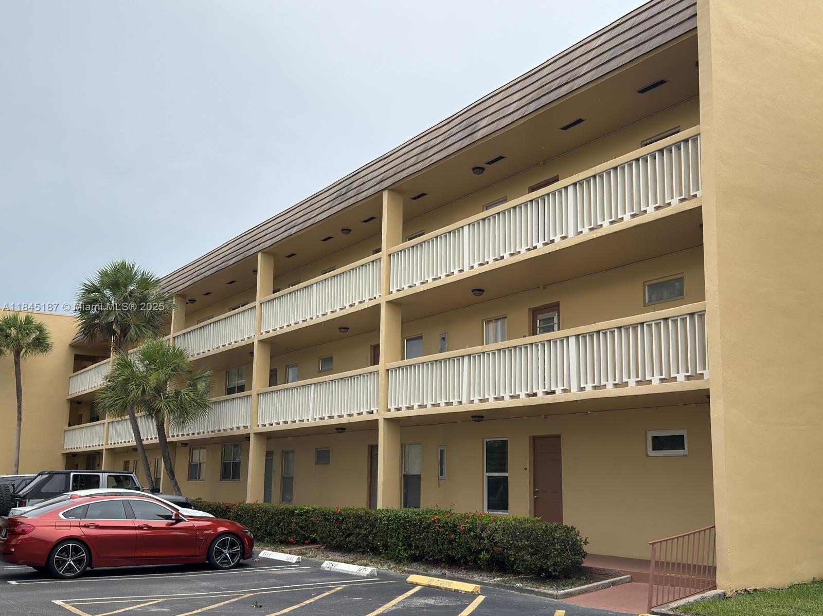 **Great Opportunity in Tamarac! **
This charming property 1BD 1Bath is ready for you to make it your dream home. Sold **AS IS**, offering you a unique chance to personalize and transform it into the perfect space. Enjoy a **private balcony** with a **beautiful lake view**, ideal for unwinding after a long day or entertaining friends and family, walking in closet and extra storage closet. With **open spaces**, this unit provides a fantastic foundation to customize every corner. Enjoy this resort-style living condo +55 community with an updated clubhouse offers: 4 pools, 2 Tennis courts, Fitness Center, Card Room, Ball Room, Billiards, Library and Movie Night. Close to restaurants, near to shopping, Turnpike, Sawgrass mall & public transportation. Make it to new home today!