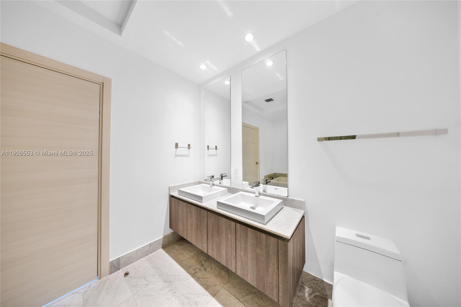 801 SMA RESIDENCES CONDO - Residential Lease