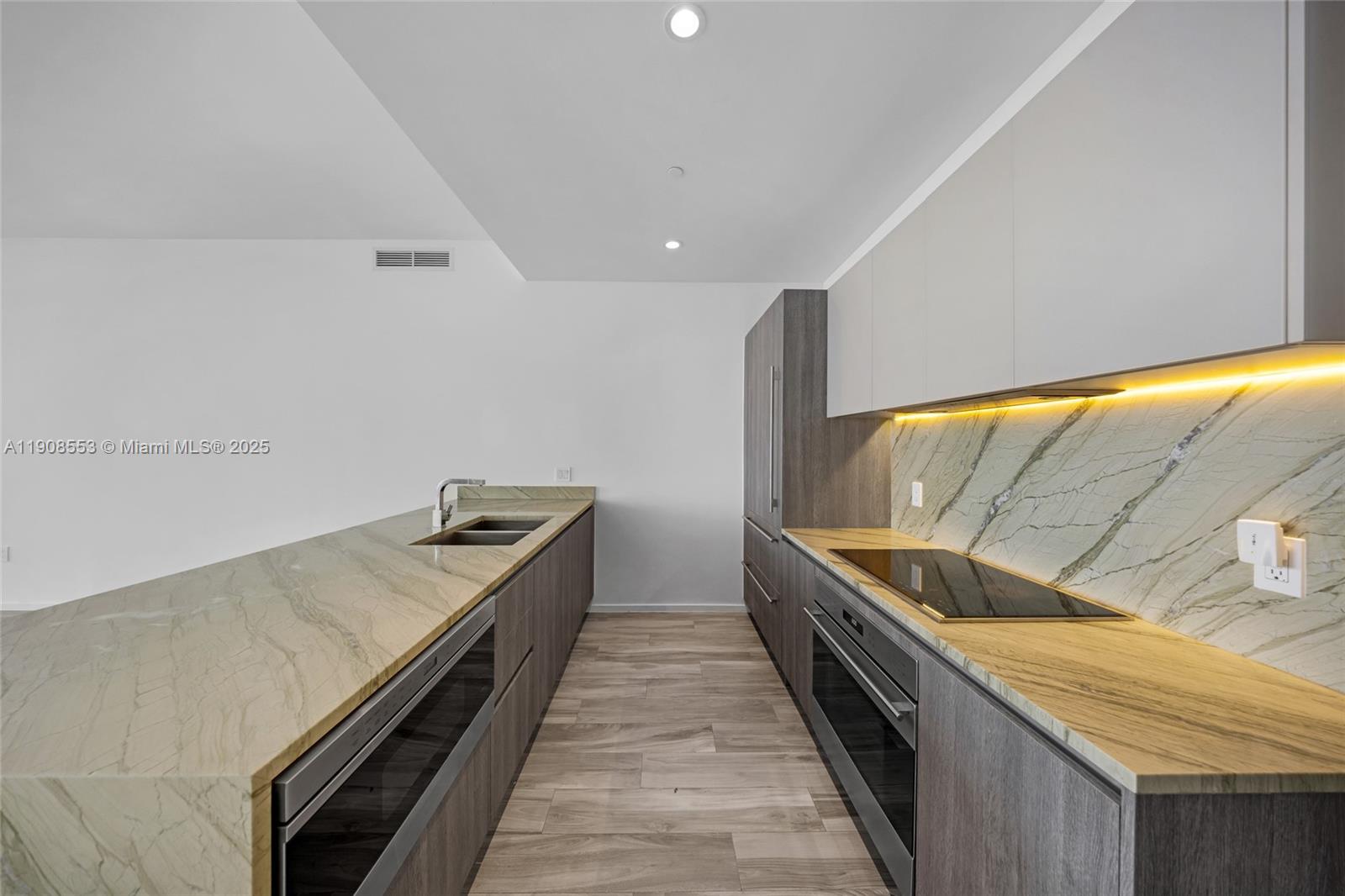 801 SMA RESIDENCES CONDO - Residential Lease