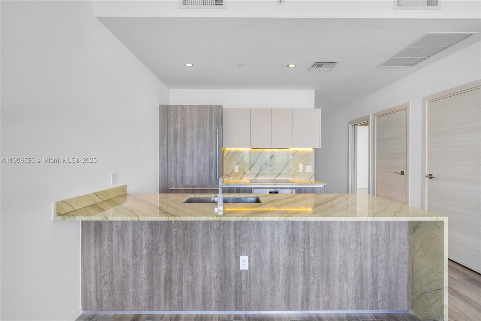 801 SMA RESIDENCES CONDO - Residential Lease