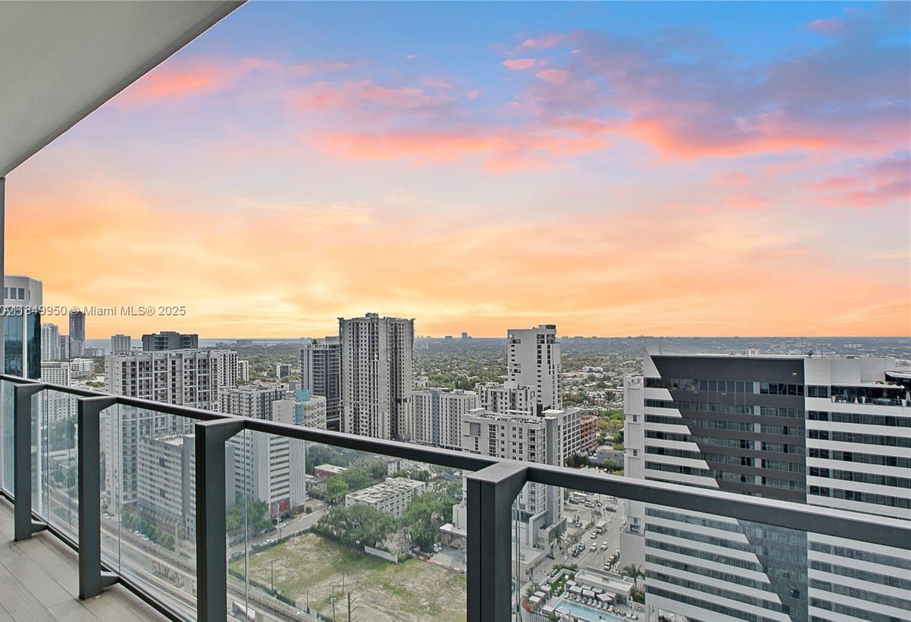 88 SW 7th St 2104, Miami, FL, 33130/$1,039,000 1 88 SW 7th St 2104