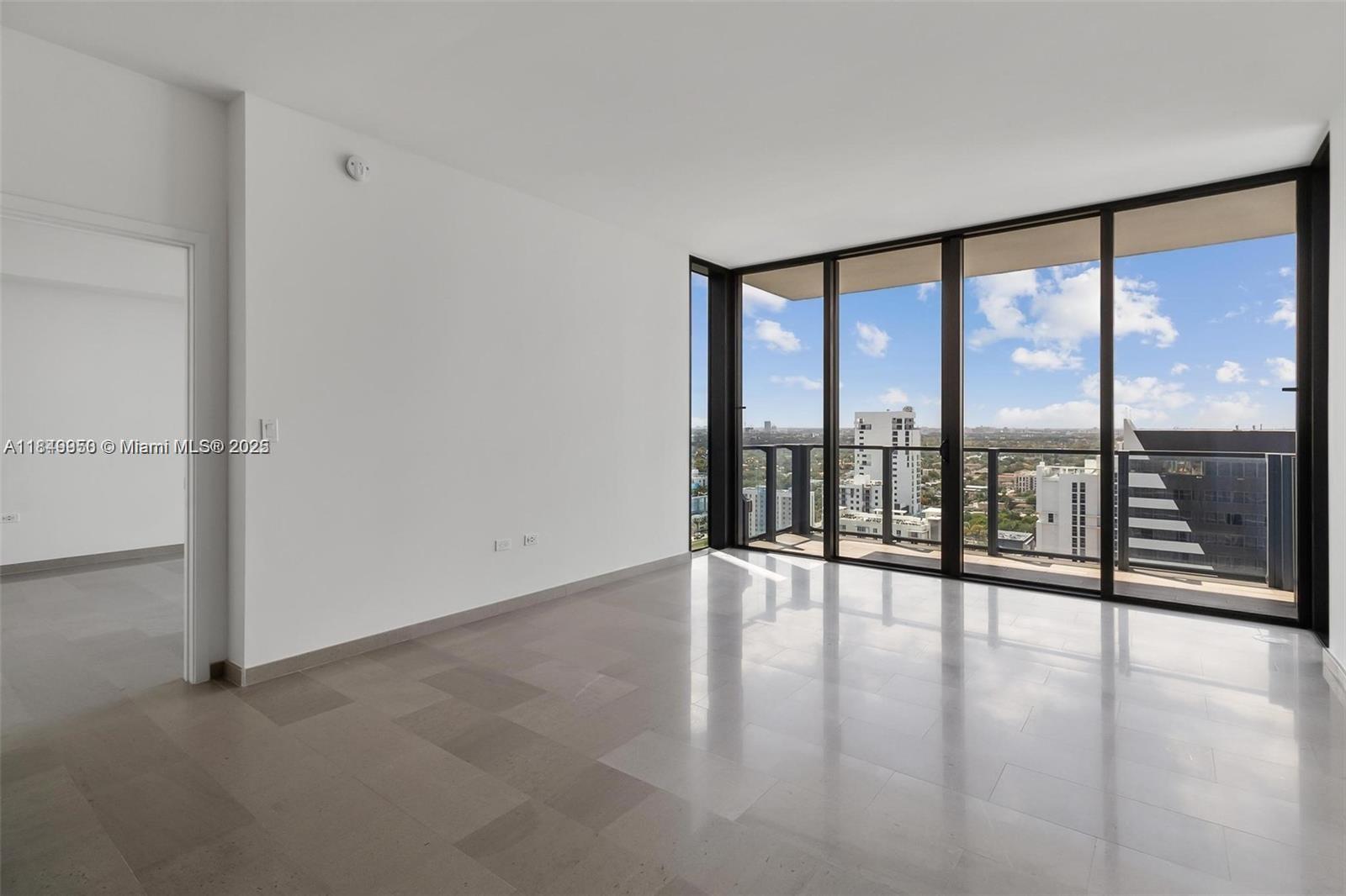 88 SW 7th St 2104, Miami, FL, 33130/$1,039,000 4 88 SW 7th St 2104