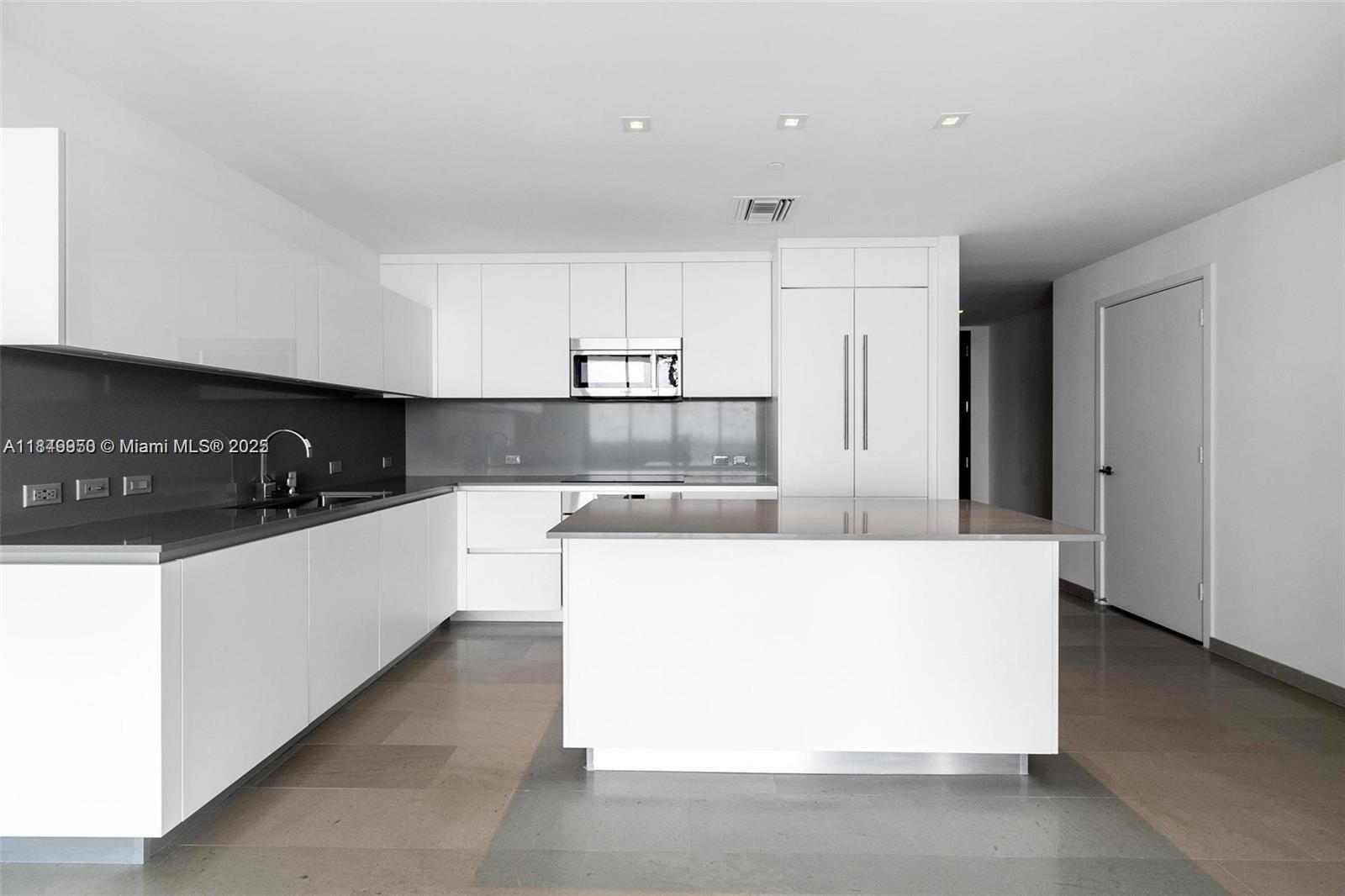 RISE CONDO - Residential