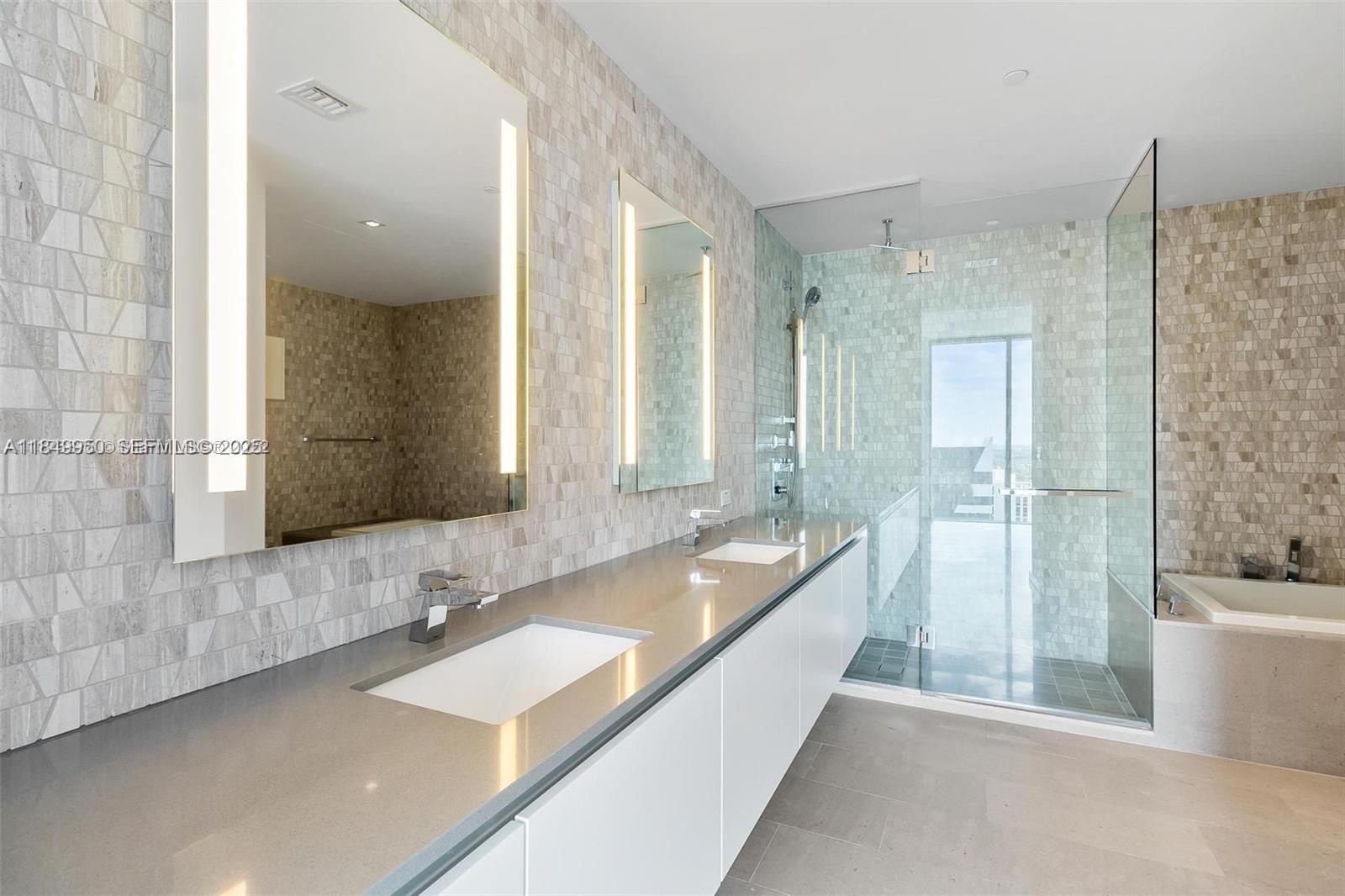 RISE CONDO - Residential