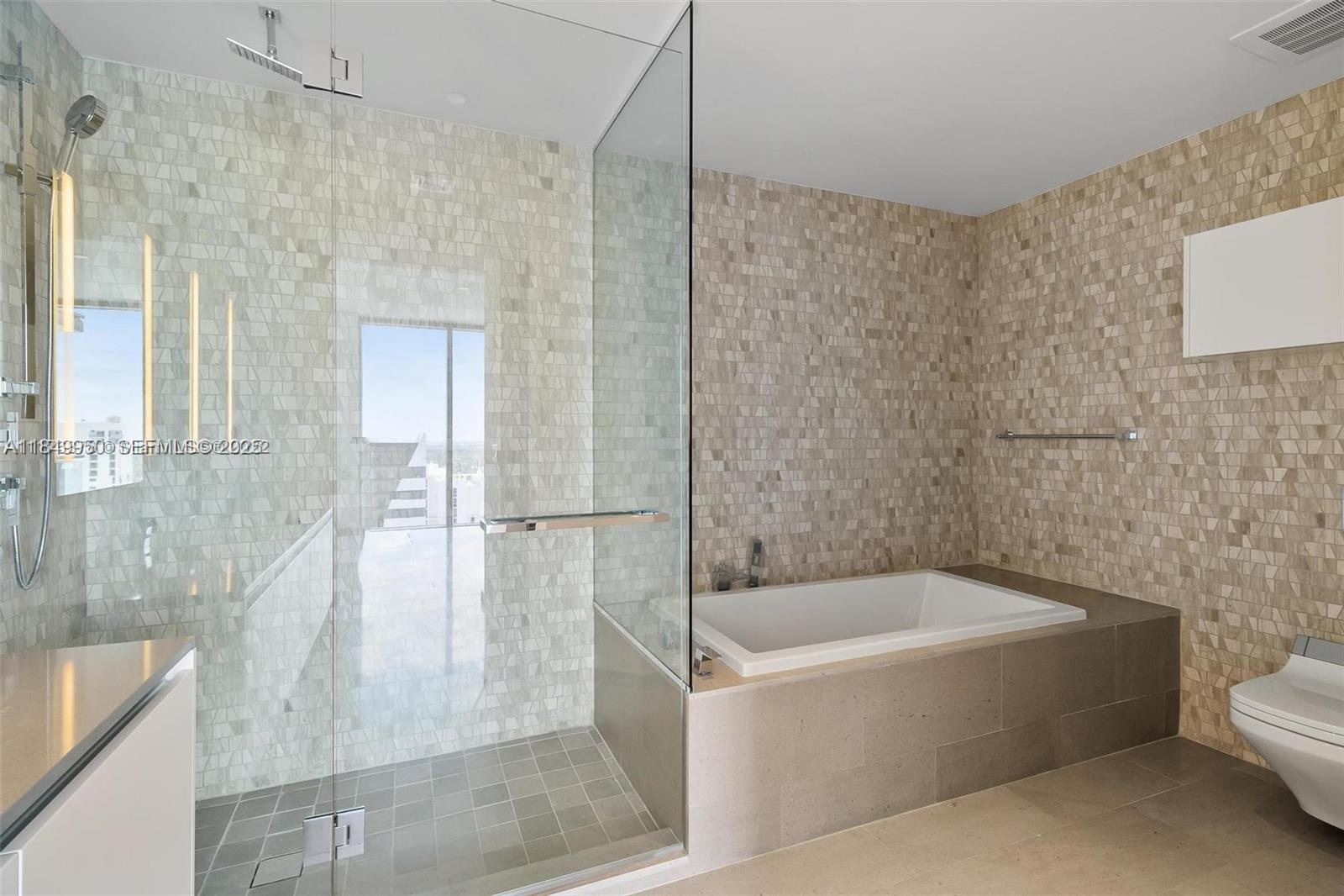 RISE CONDO - Residential