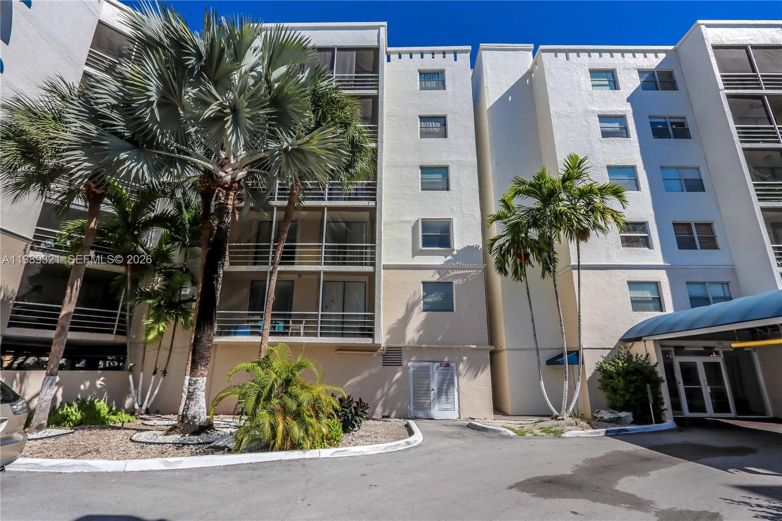 CARLTON BAY CONDO - Residential