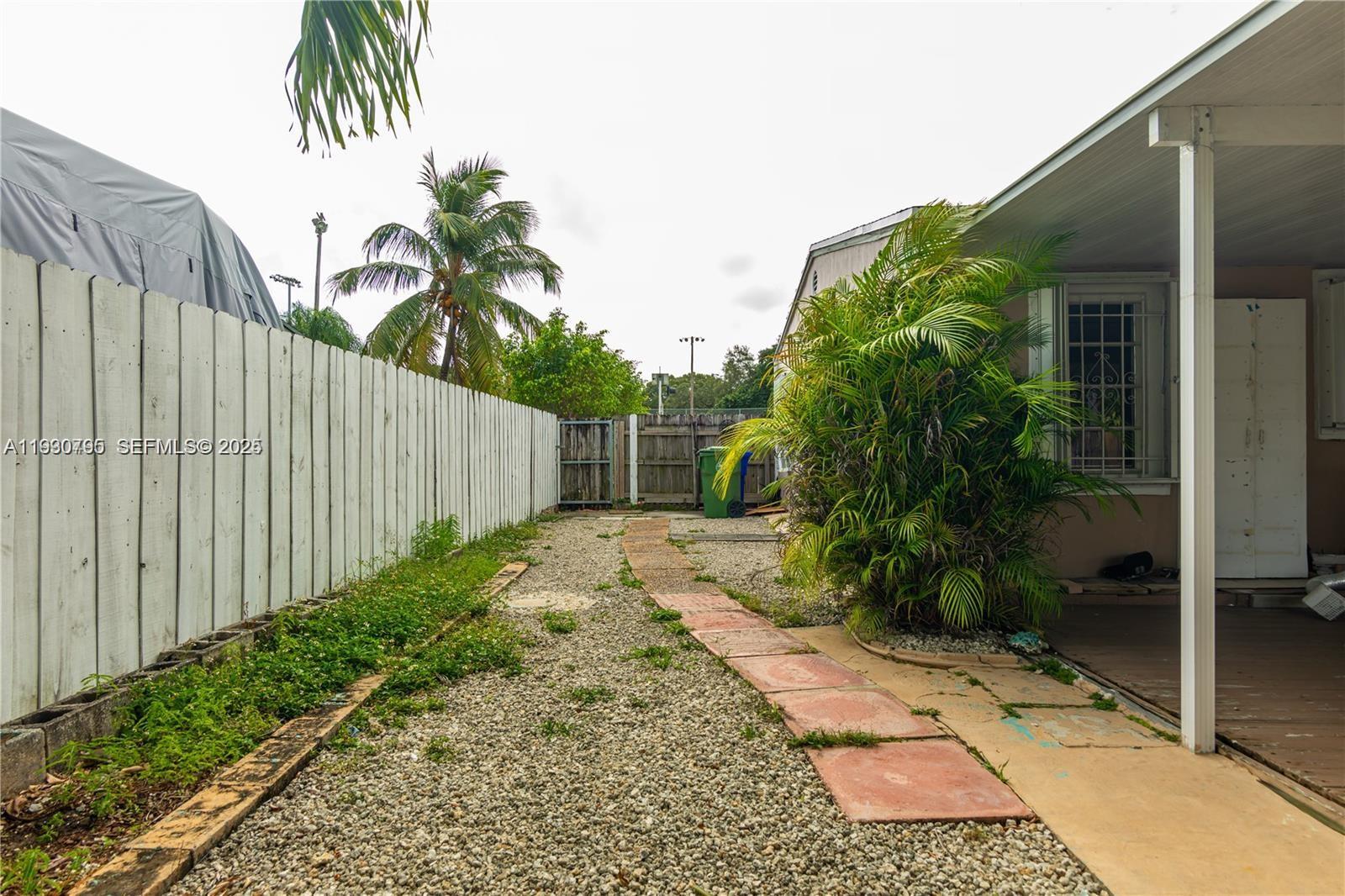 COM SILVER BLUFF - Residential Lease