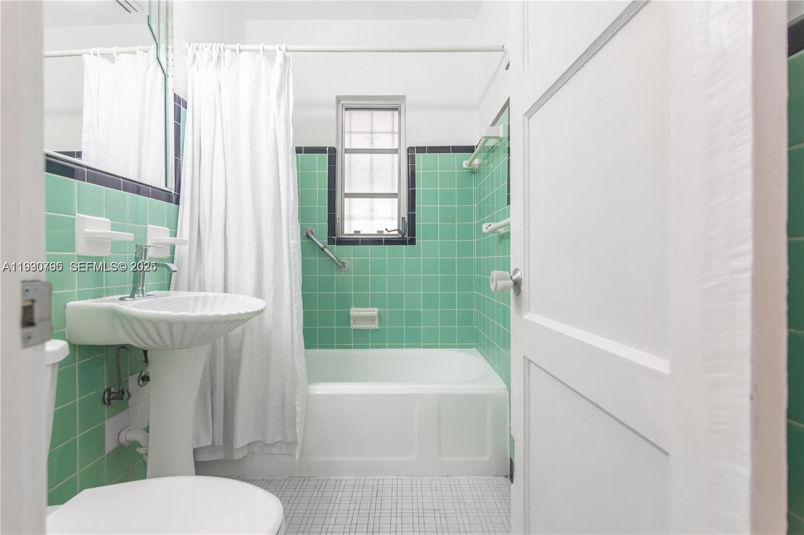 COM SILVER BLUFF - Residential Lease