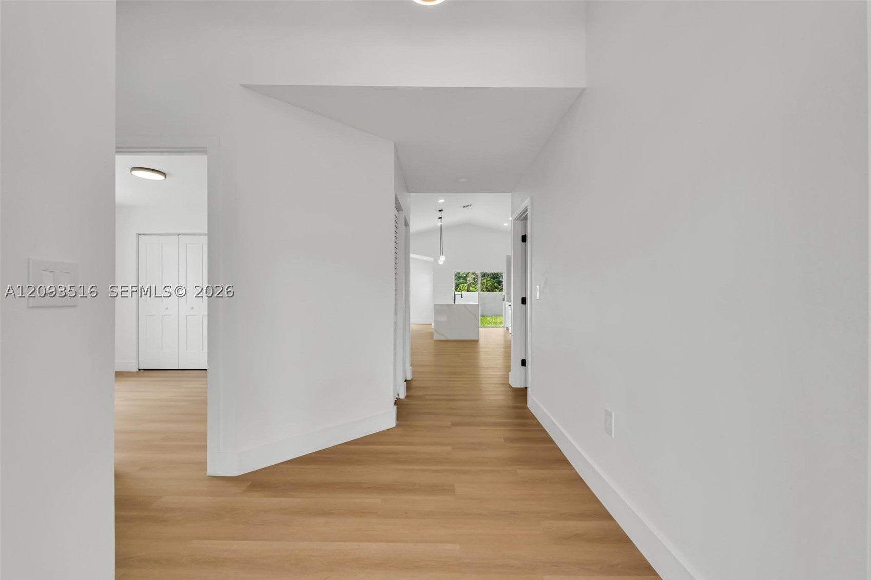 16 Gables Blvd