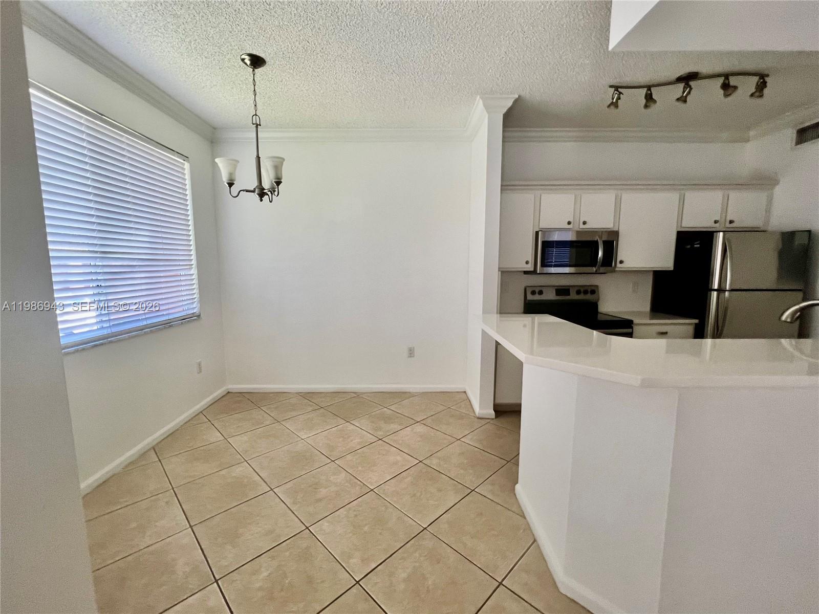 HYPOLUXOS MARINERS CAY CO - Residential