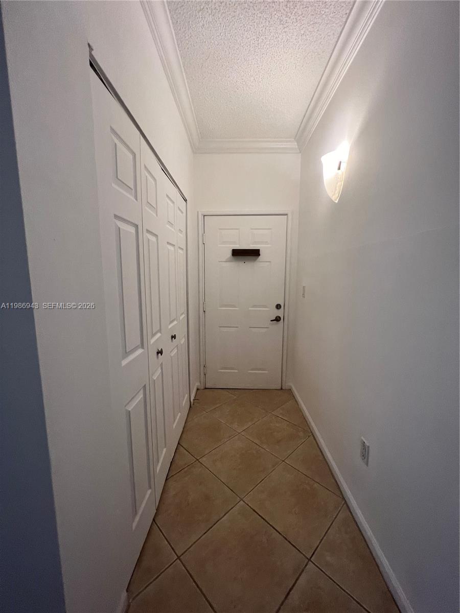 HYPOLUXOS MARINERS CAY CO - Residential