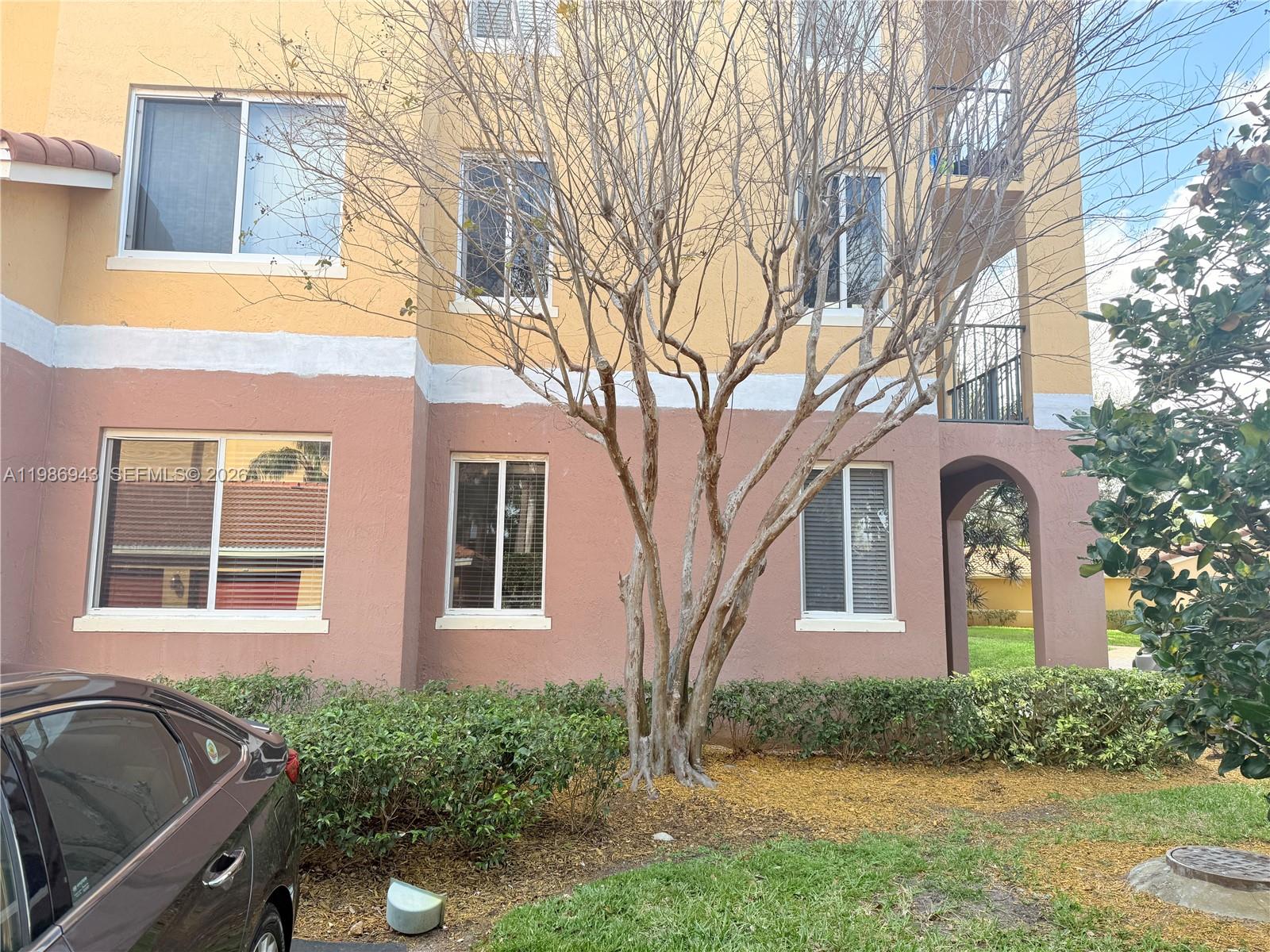 HYPOLUXOS MARINERS CAY CO - Residential