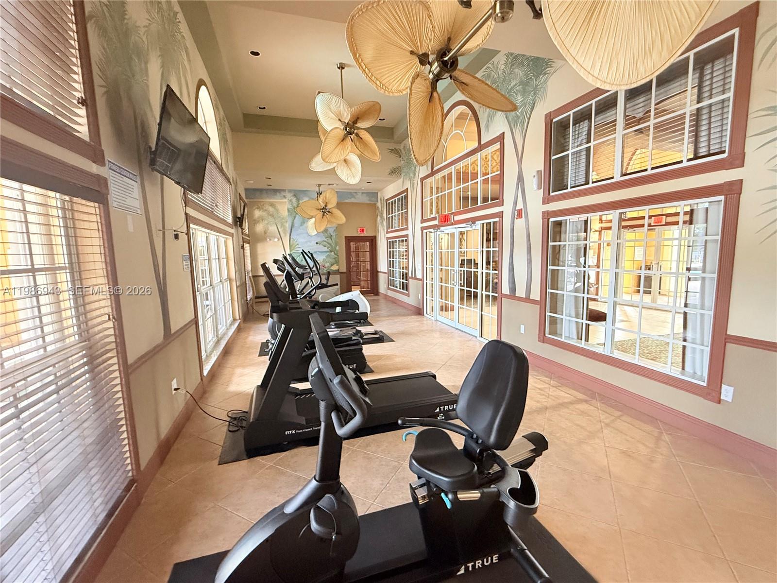 HYPOLUXOS MARINERS CAY CO - Residential