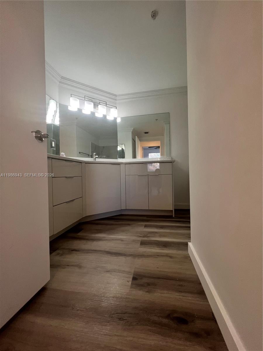 HYPOLUXOS MARINERS CAY CO - Residential