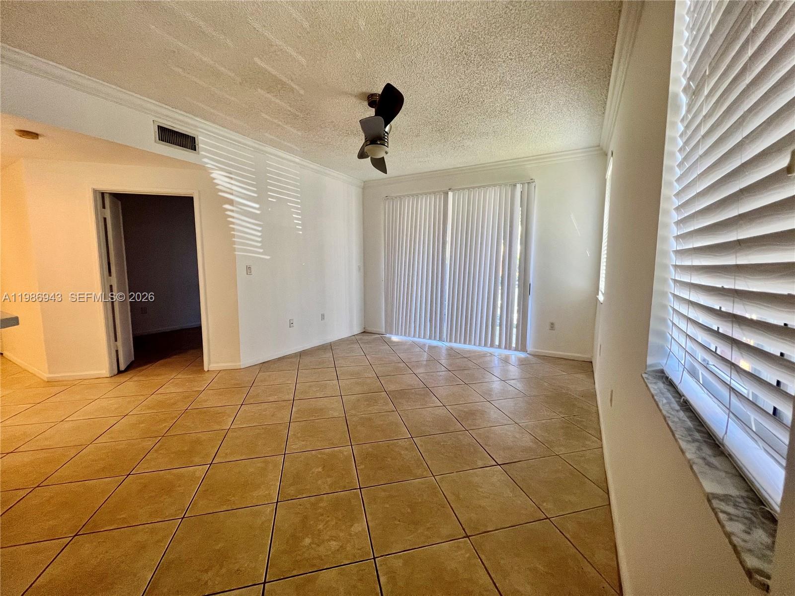 HYPOLUXOS MARINERS CAY CO - Residential