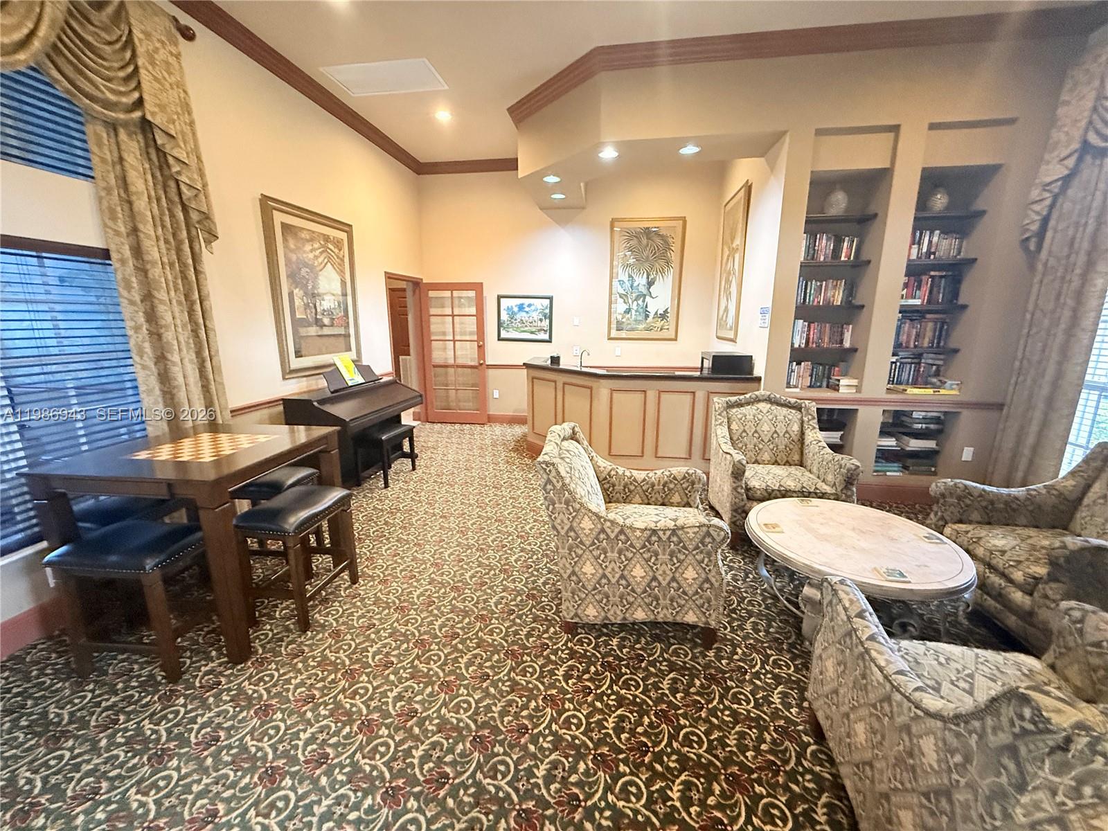 HYPOLUXOS MARINERS CAY CO - Residential