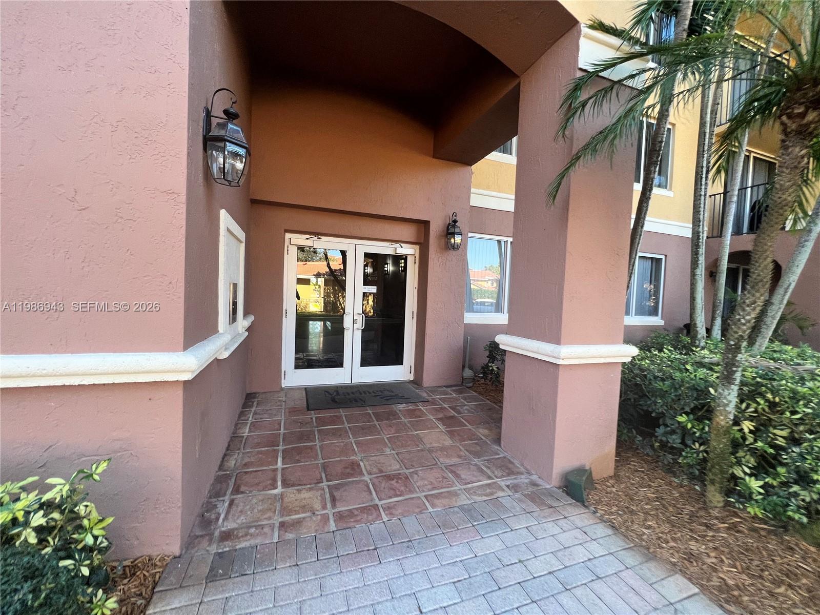 HYPOLUXOS MARINERS CAY CO - Residential