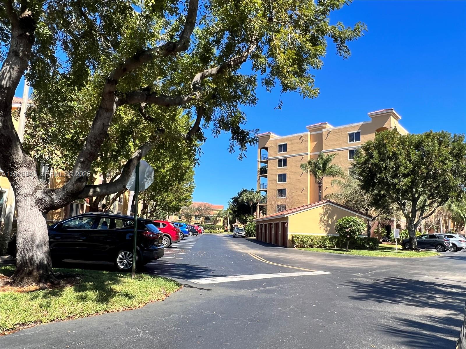 HYPOLUXOS MARINERS CAY CO - Residential