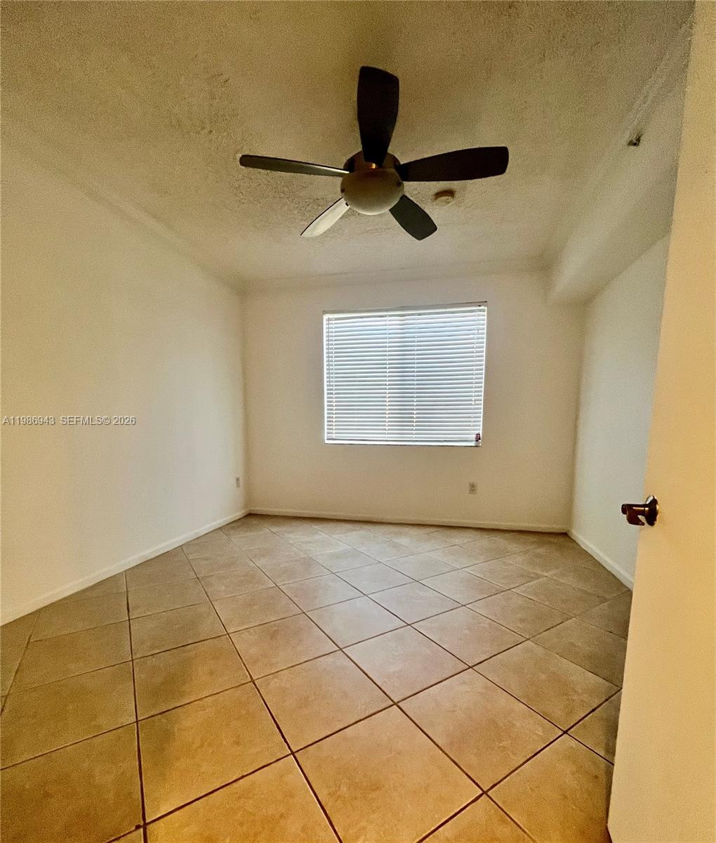 HYPOLUXOS MARINERS CAY CO - Residential