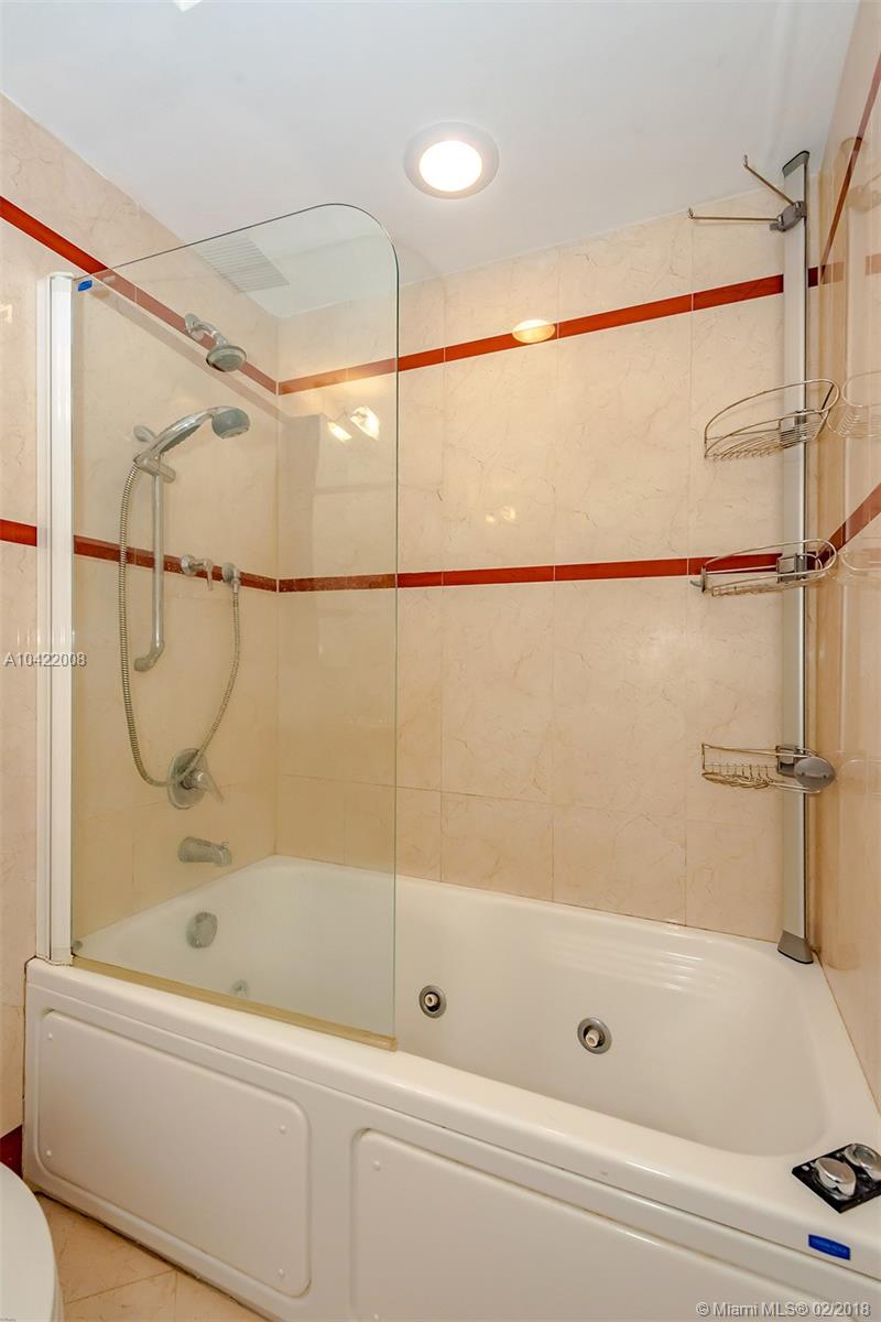 THE COSMOPOLITAN RESIDENC - Residential Lease