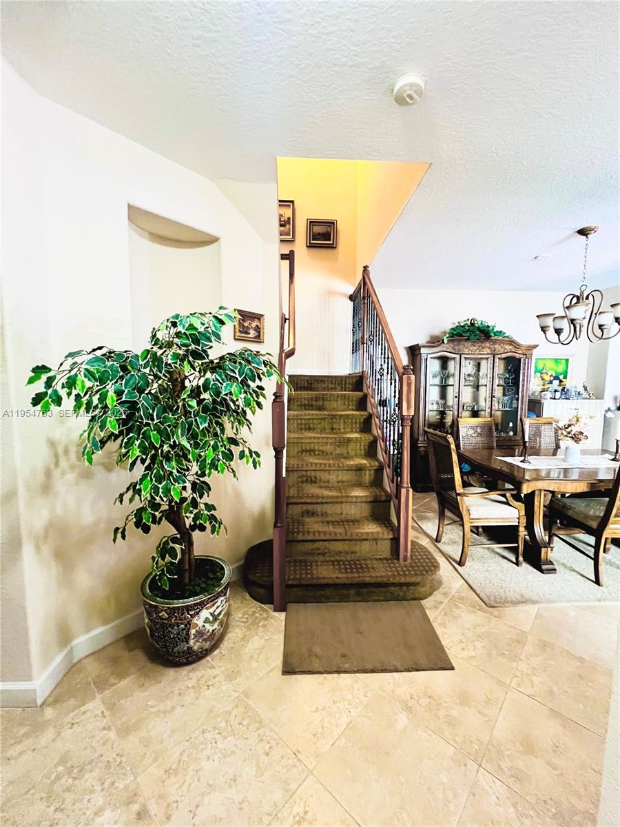 2499 SE 14th St, Homestead, FL, 33035/$425,000 3 2499 SE 14th St