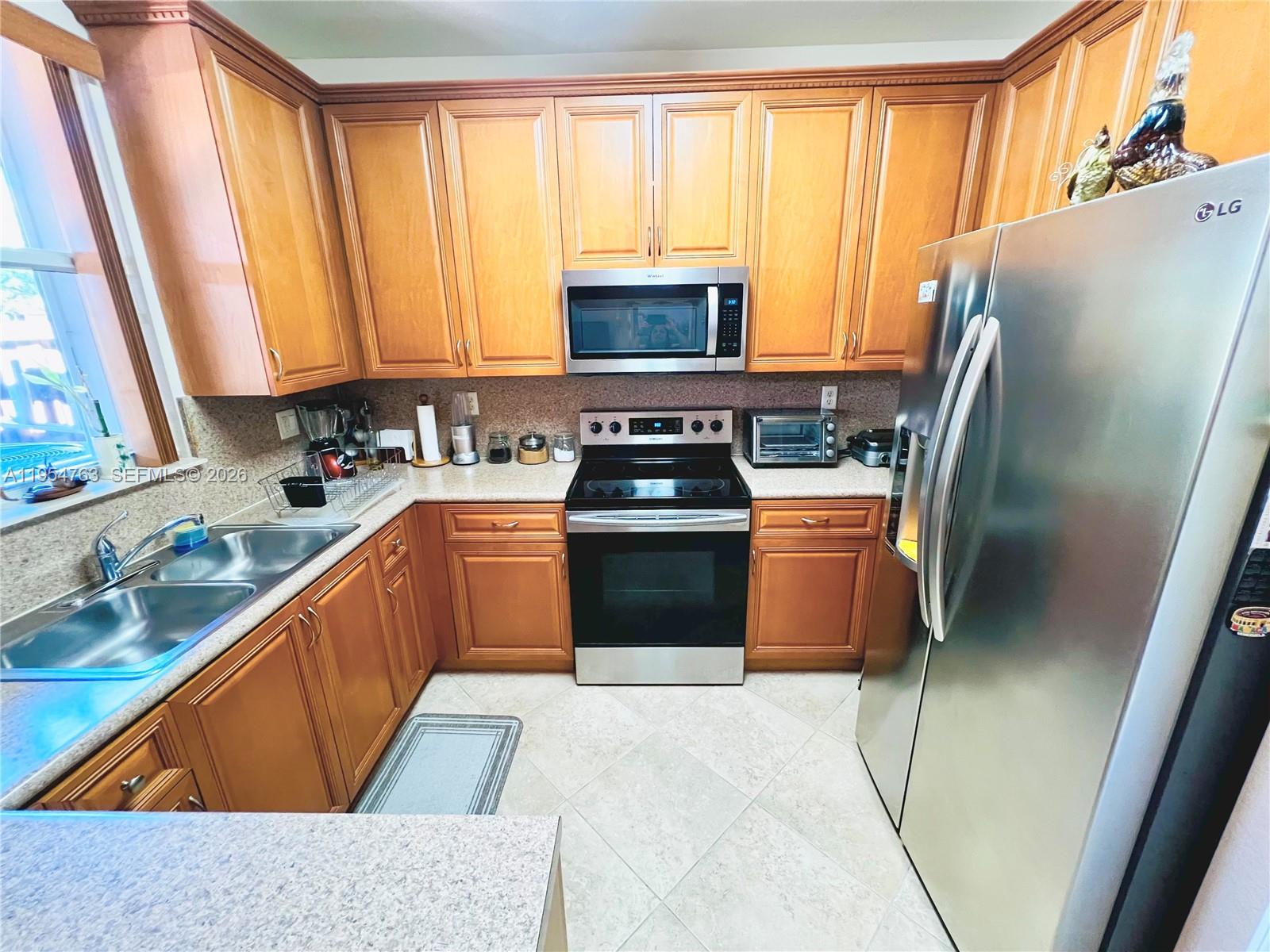 2499 SE 14th St, Homestead, FL, 33035/$425,000 1 2499 SE 14th St