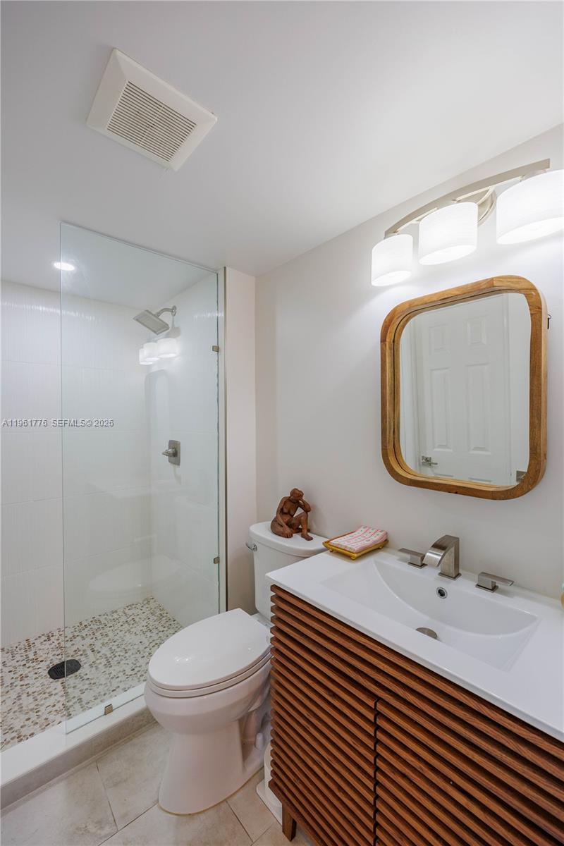 LIME BAY CONDOMINIUM 6 - Residential